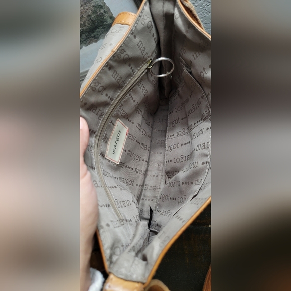 Margot Camel 100% Leather  Bag - Picture 12 of 16